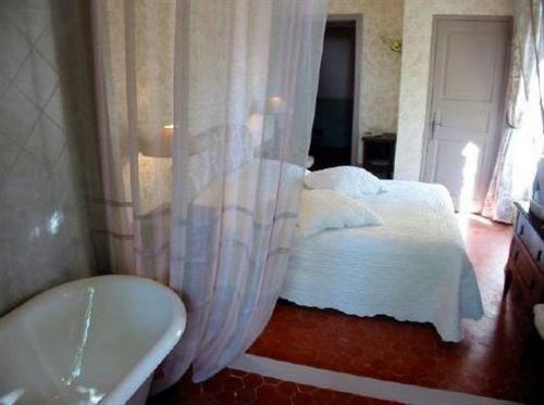 Hotel Château Juvenal à Saint-Hippolyte-le-Graveyron Extérieur photo
