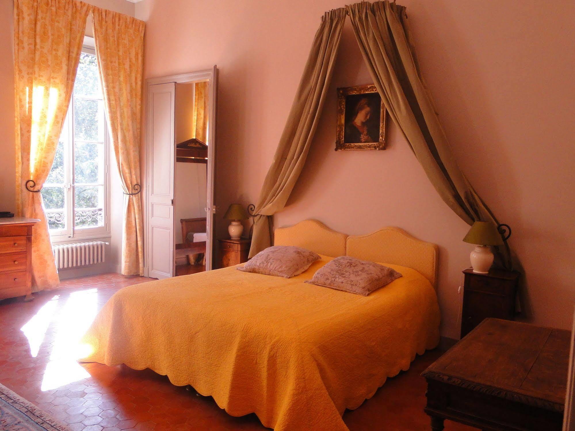 Hotel Château Juvenal à Saint-Hippolyte-le-Graveyron Extérieur photo